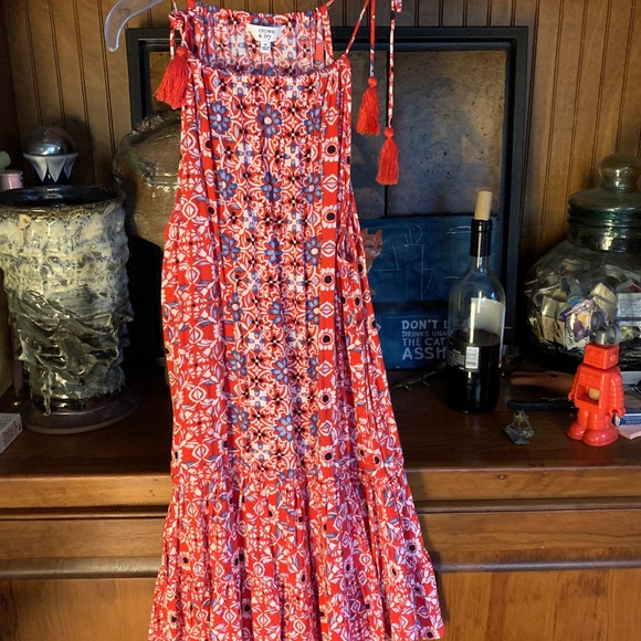 Crown & Ivy tassel tunic. NWOT. Retail 69‎ - Picture 1 of 4